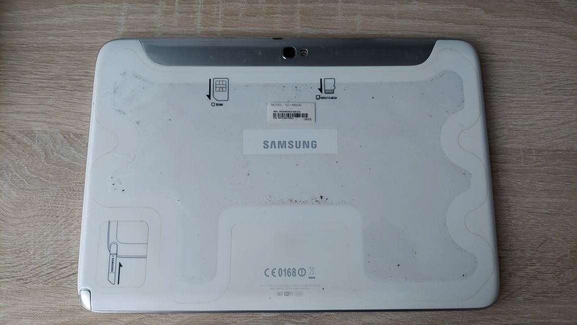 Tablet Samsung Galaxy Note 10.1 z Pokrowcem i ładowarką + pudełko
