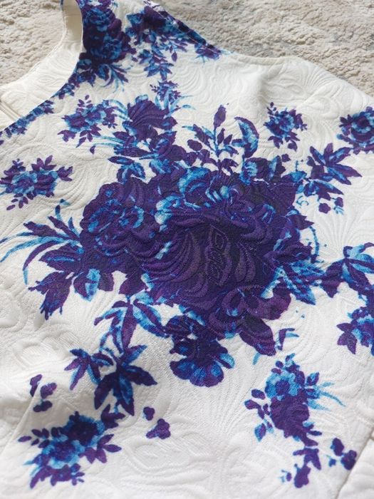 Сукня яскрава нова