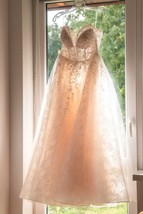 Suknia ślubna /ecru/model 2022 plus welon katedralny 2.5m i etola