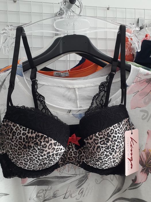 Biustonosz push-up 75C z wyjmowanymi wkladkami