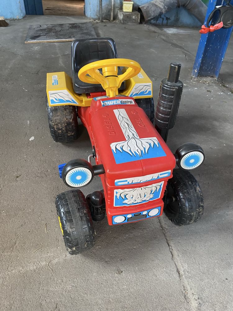 Traktor dla dziecka na pedały