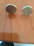 2 moedas inglezas 1 pond