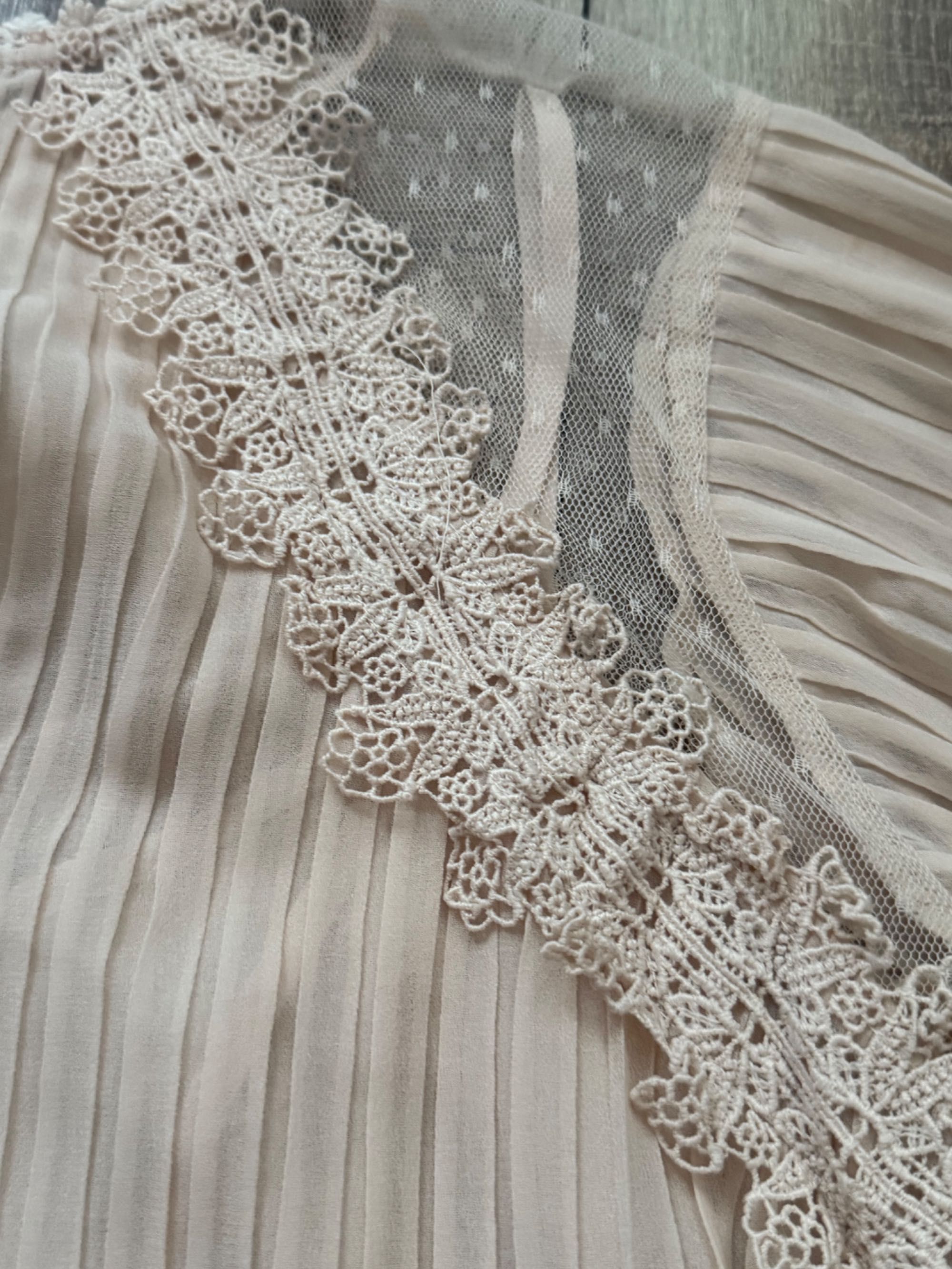 ZARA plisowana sukienka boho z żakardowym haftem pudrowy róż, rozm. M