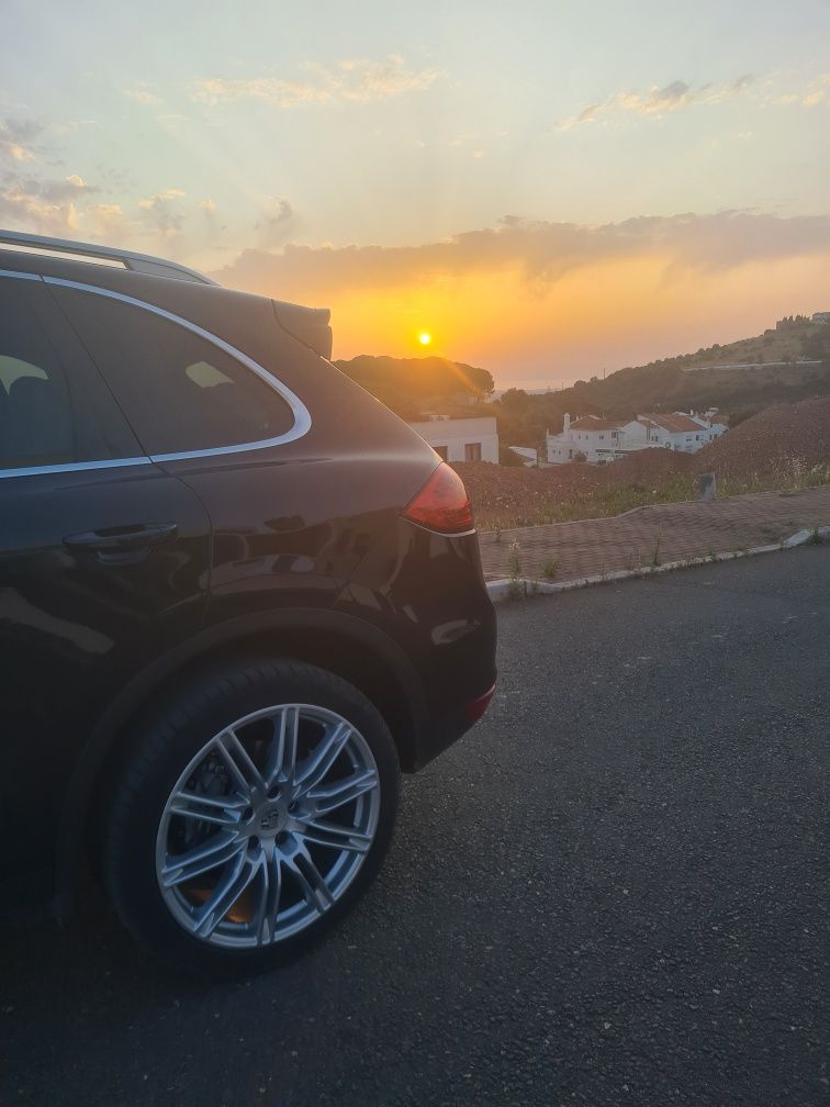 Porsche cayenne 3.0D ate final do mês
