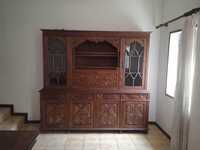 Móvel de sala em madeira de castanho. Usado em muito bom estado.