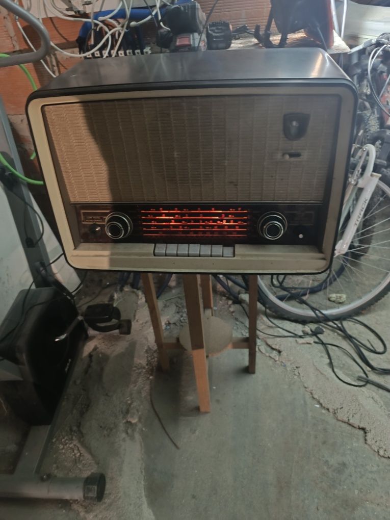 Radio antigo Philips