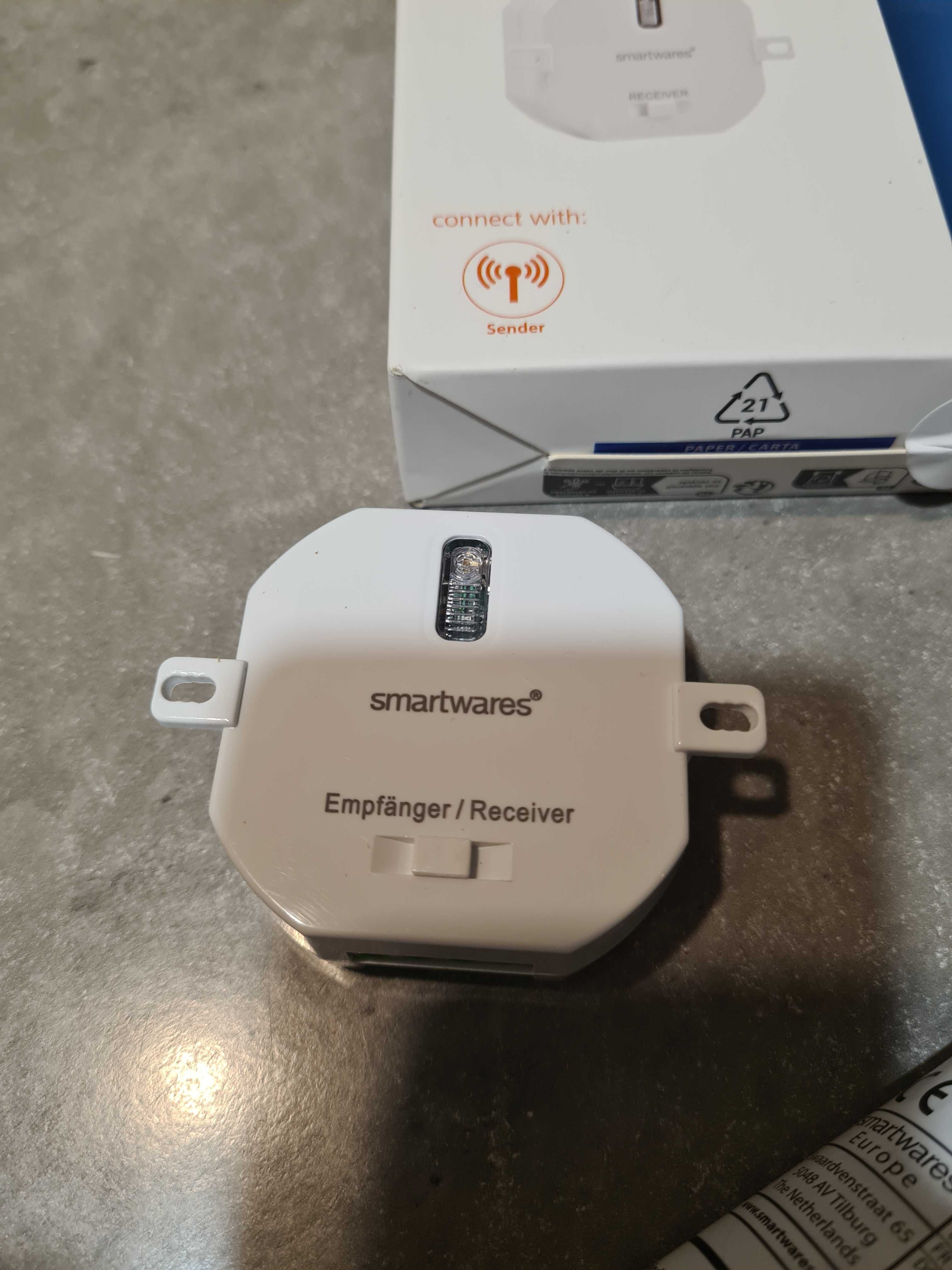 ściemniacz przelotowy sterowany Wifi Smartwares