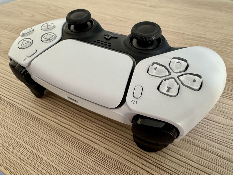 Comando PS5 DualSense (PS5/PC/Mac/Bluetooth) - 5 Anos de Garantia