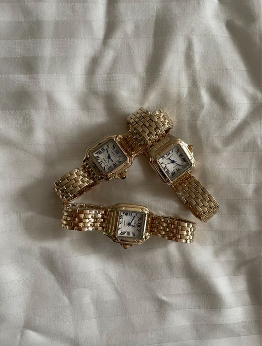 Квадратний годинник у стилі cartier