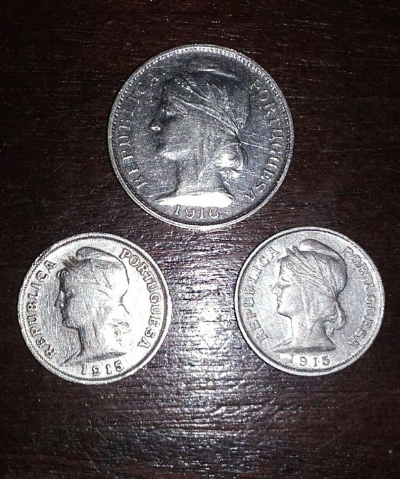 Conjunto de 3 Moedas antigas em Prata 20 e 10 centavos