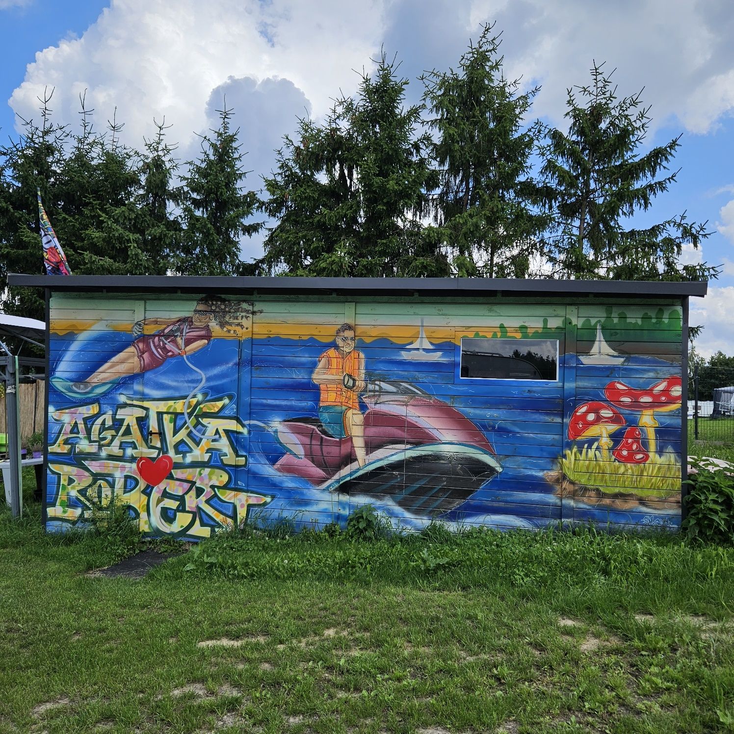 Przyczepa kempingowa Fendt 600 z drewnianym przedsionkiem
