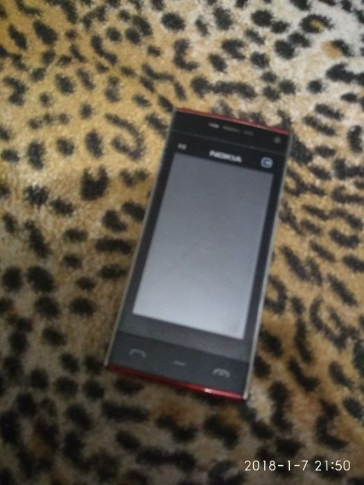 Продам смартфон Nokia x6