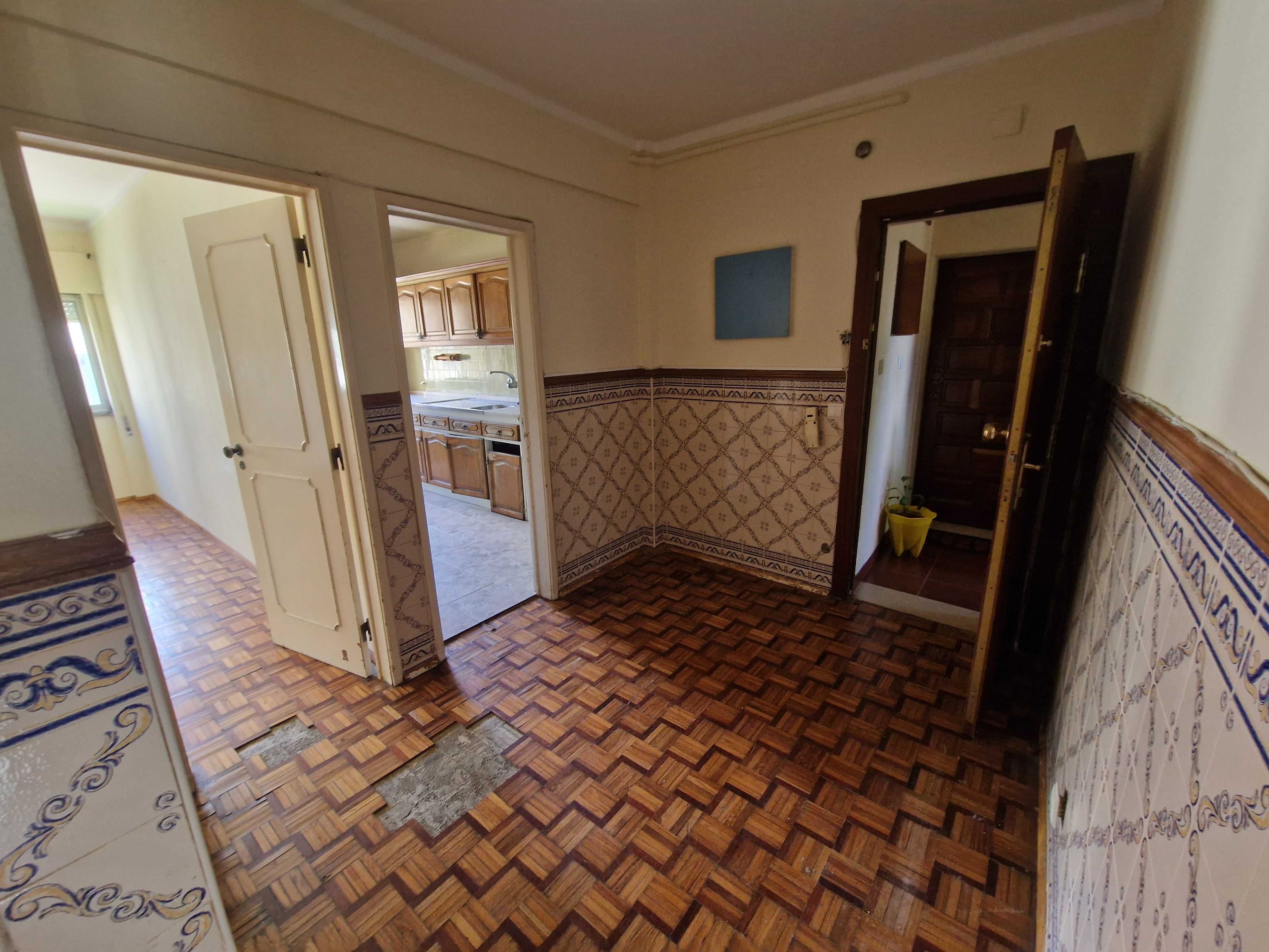 Vende-se T2 em Arcena