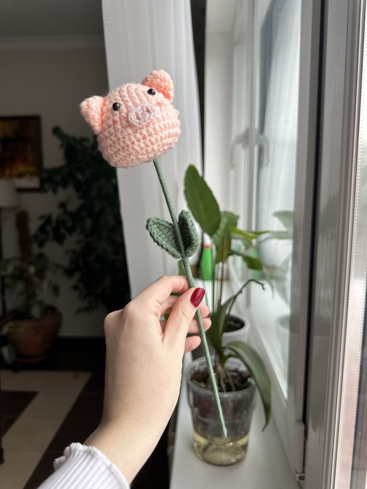 Вязаные цветы тюльпаны розы свинки зайки зайчики морковка животные