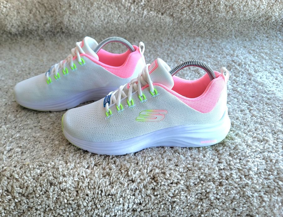 SKECHERS Vapor р 39-40 Америка Оригинал! Бігові кроссовки