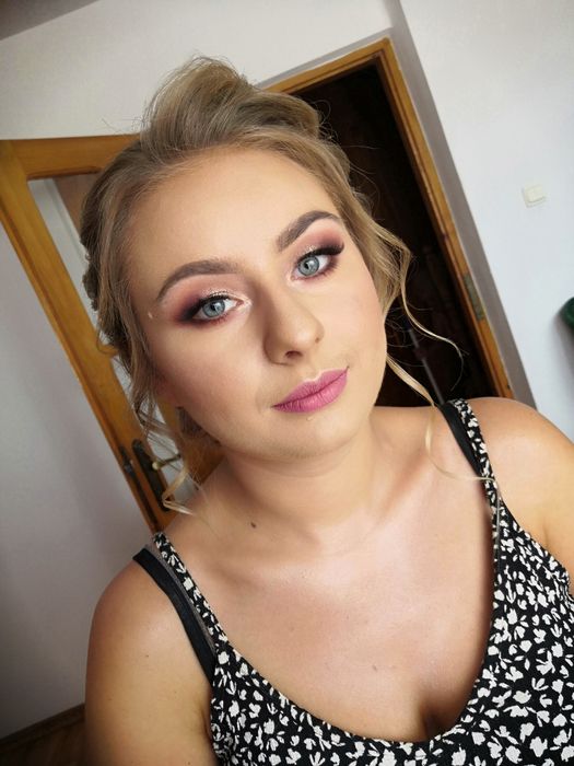 Makijaż okolicznościowy z dojazdem do klientki.