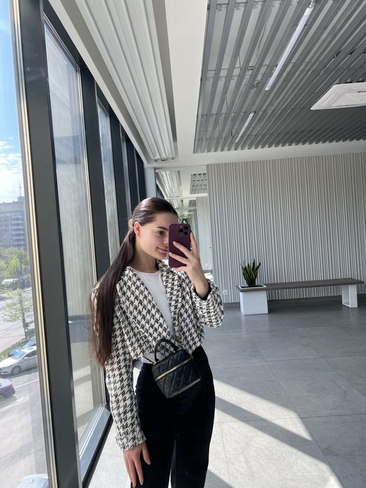 Короткий піджак bershka