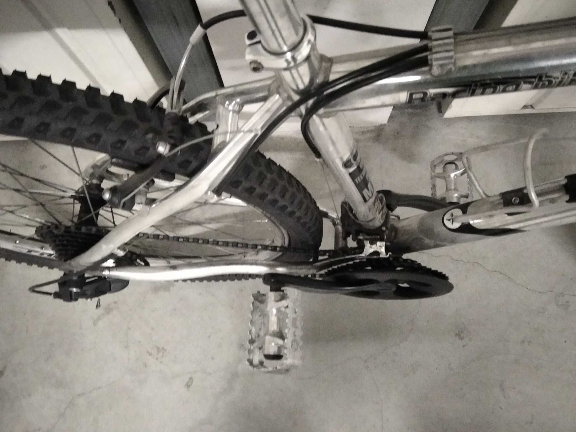 Bicicleta BTT alumínio