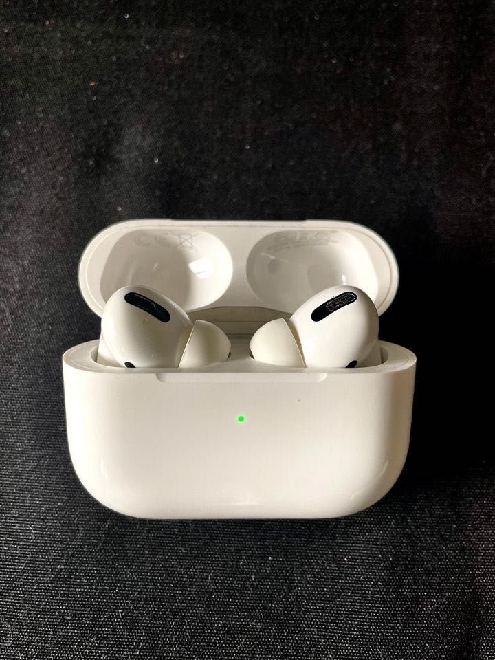 Продам навушники AirPods Pro (1-е покоління)