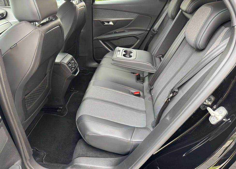 Peugeot 3008      2022