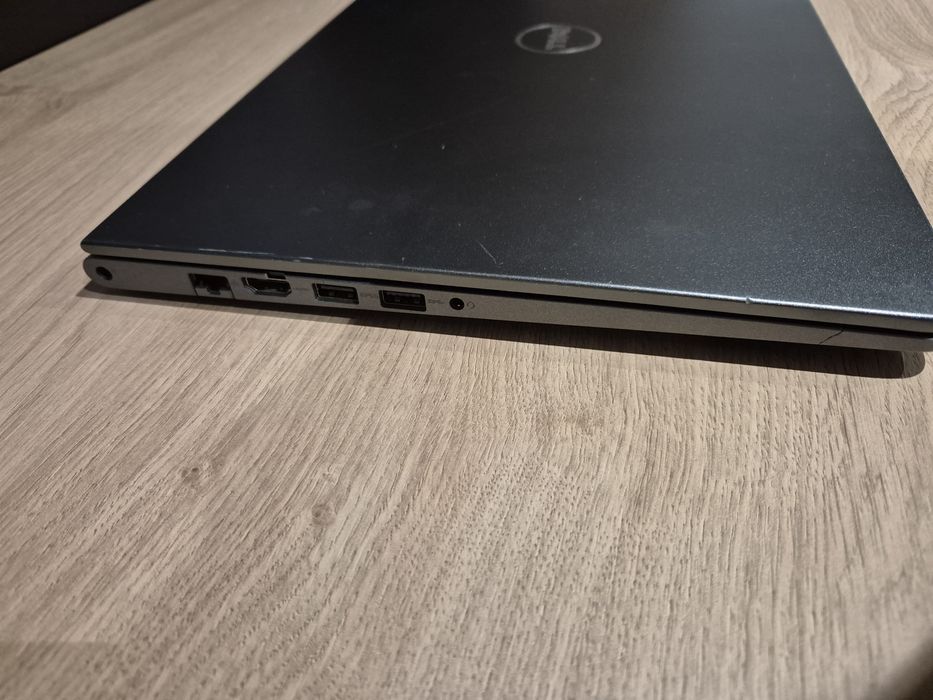 Laptop Dell Vostro 5568 | i5 / 8GB RAM / SSD 372GB / Windows 10 Pro