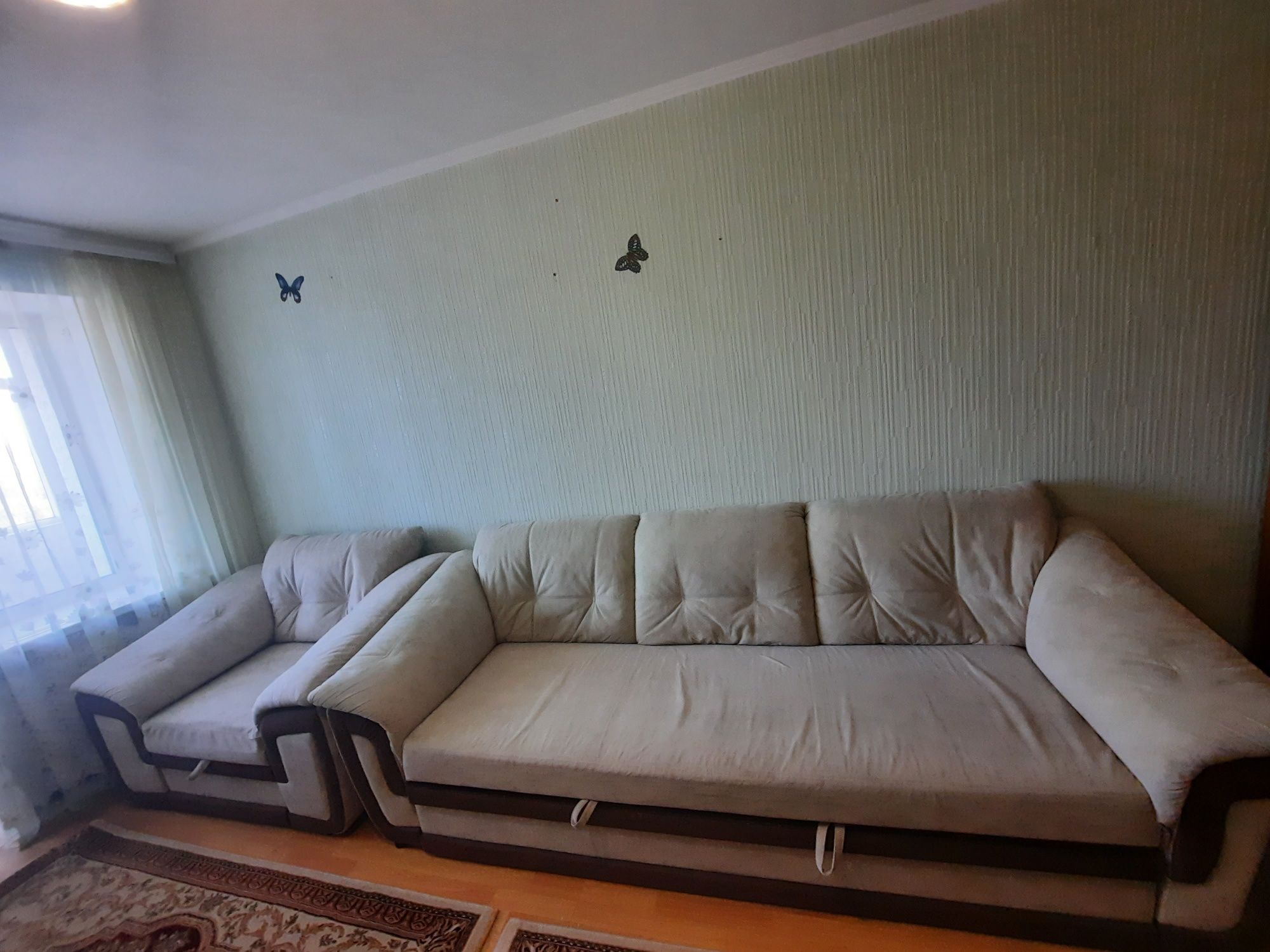 Шикарные диван и 2 креслам