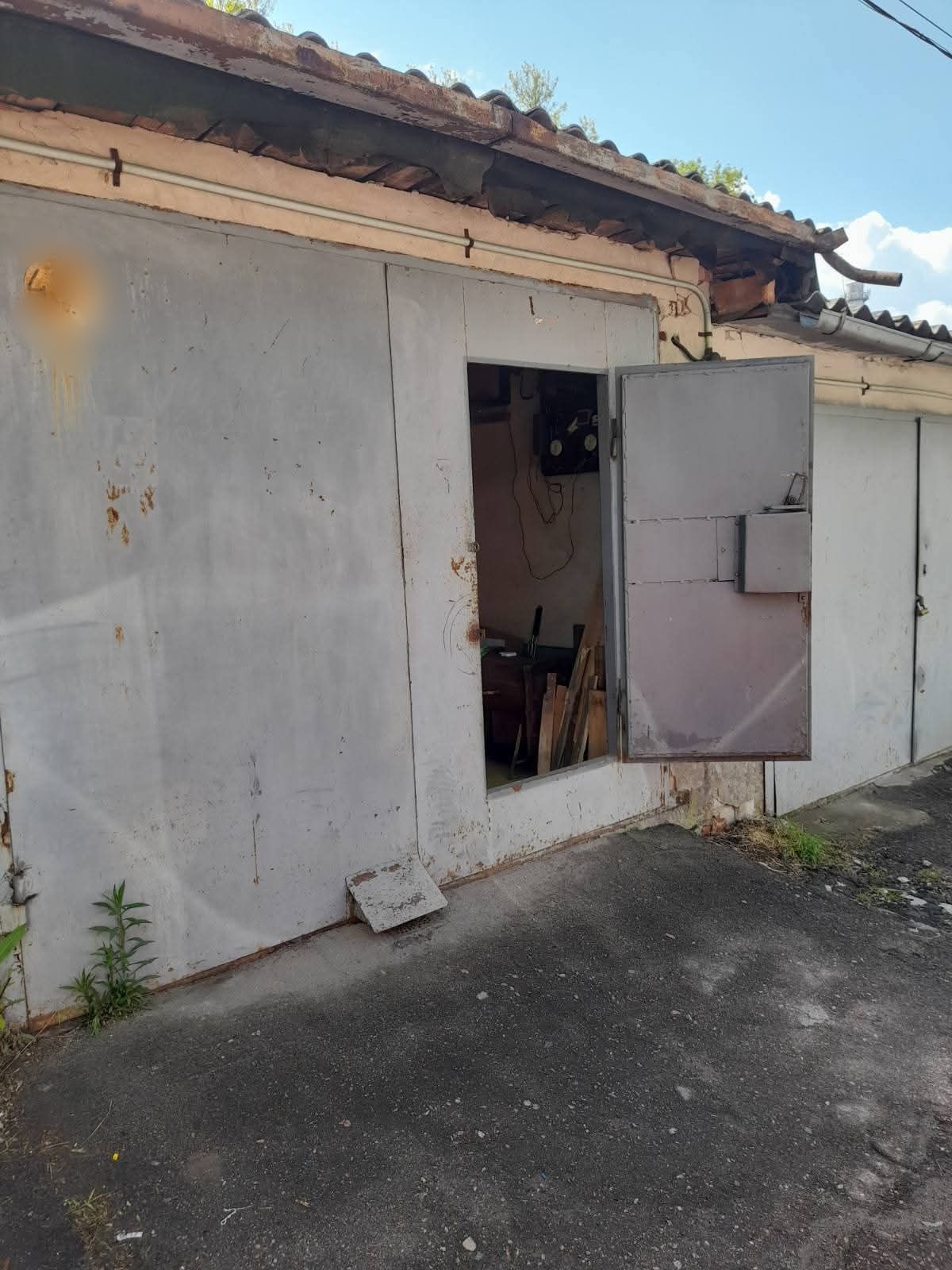 Продам гараж вул.Жуйка, в кооперативі