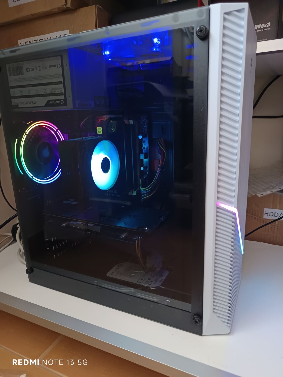 Desktop ASUS i5 4460 3.2 GHz 
Processador i