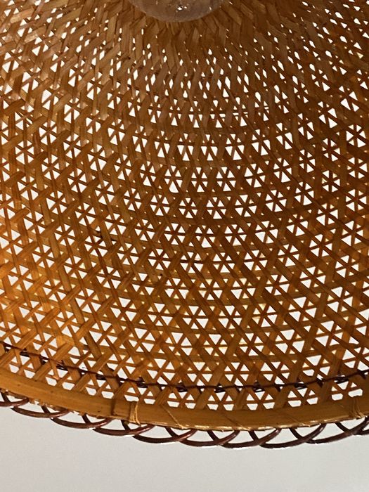 Candeeiros em verga/vime