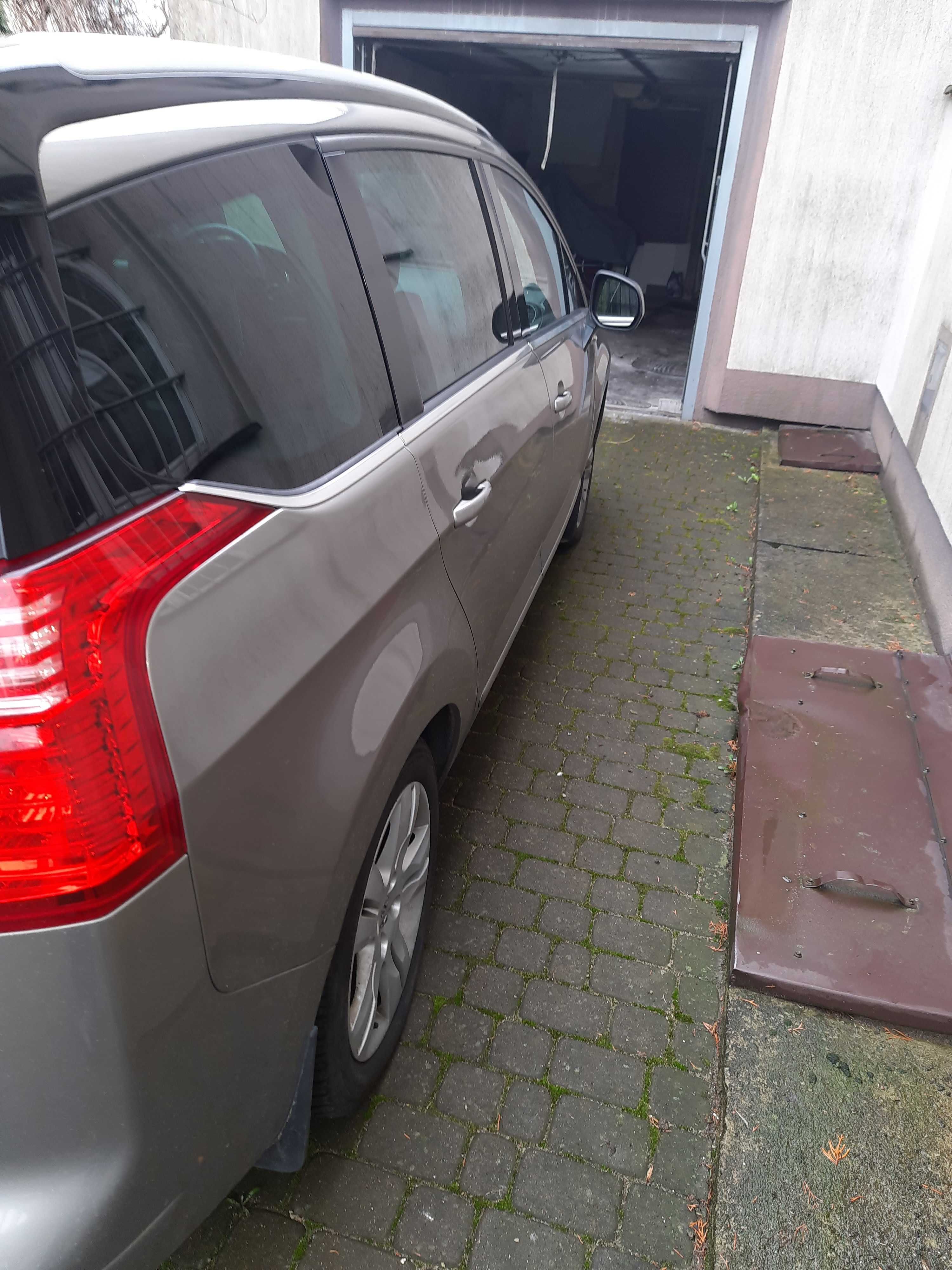 Sprzedam  Peugeot 5008 - zadbany.