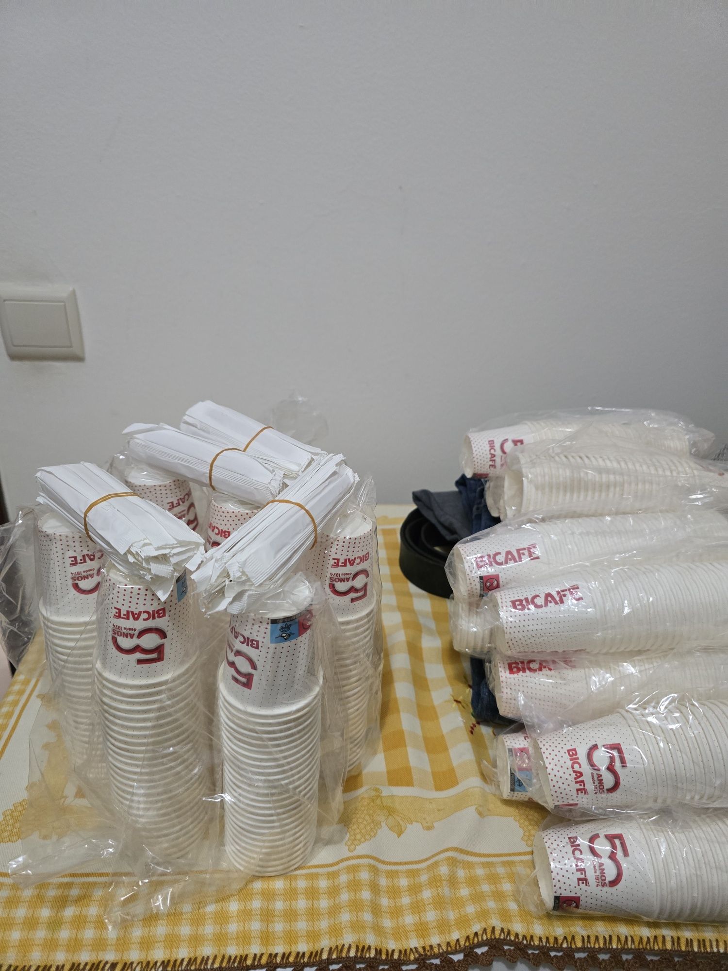 Vendo 725   copos  para café