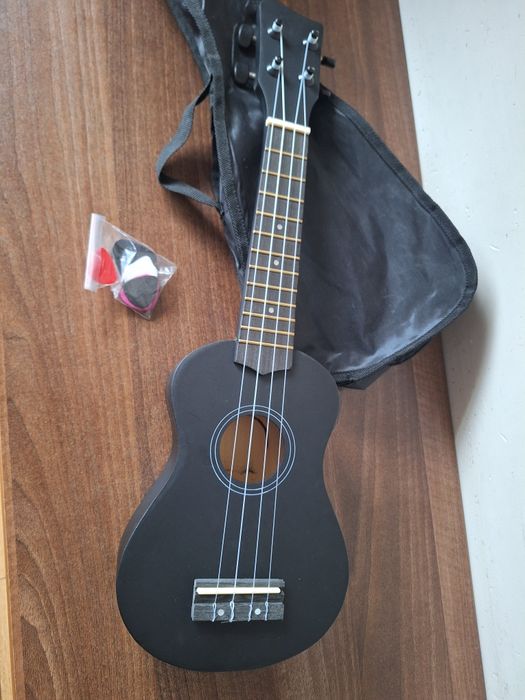 Ukulele. Pokrowiec Nowe