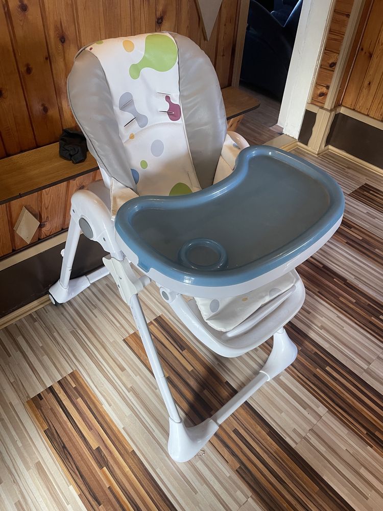 Krzeselko do karmirnia dla niemowkat