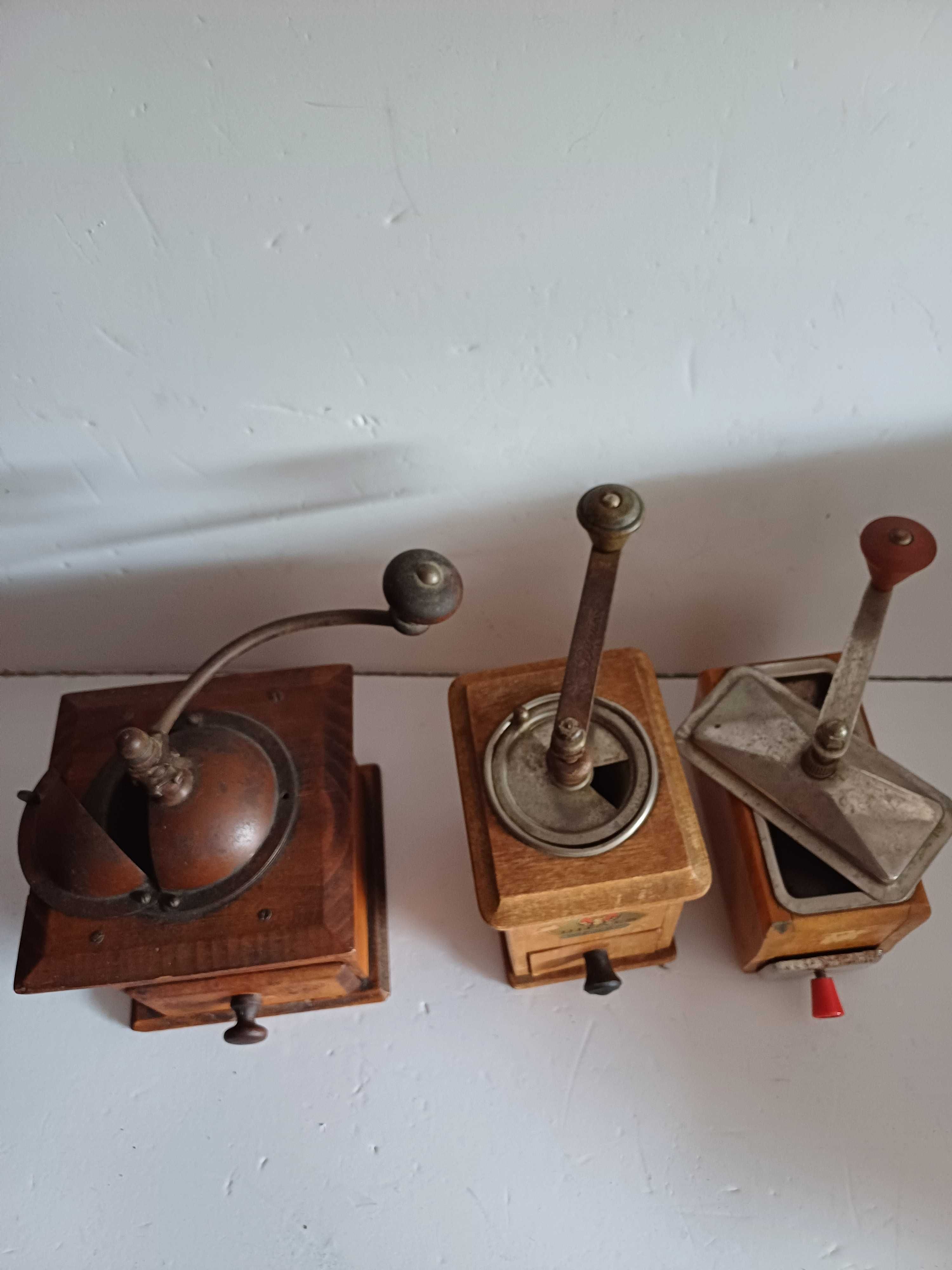 Moinhos de café antigos.