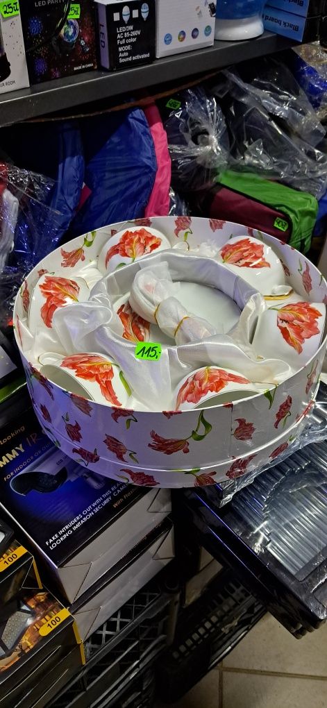 Zestaw kawowy filiżanki porcelanowe spodki łyżeczki tulipany po 6 sztu
