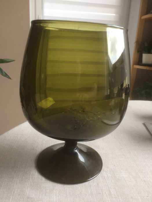 wazon szklany kielich zielony