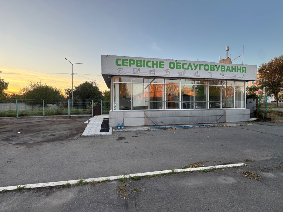 Здам в оренду приміщення біля метро ак павлова магазин офіс 6 сотземлі