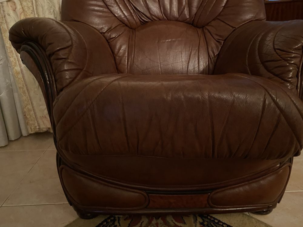 1 Sofá grande e 2 poltronas excelente estado