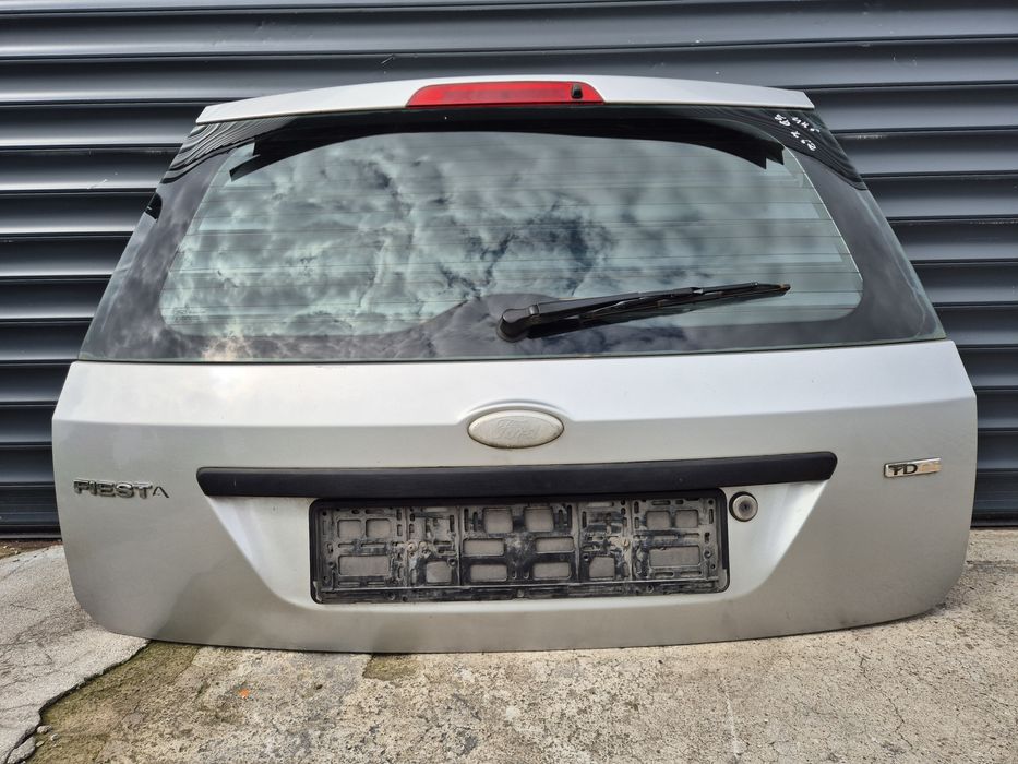Klapa tylna ford fiesta mk6 kl 62 srebrny