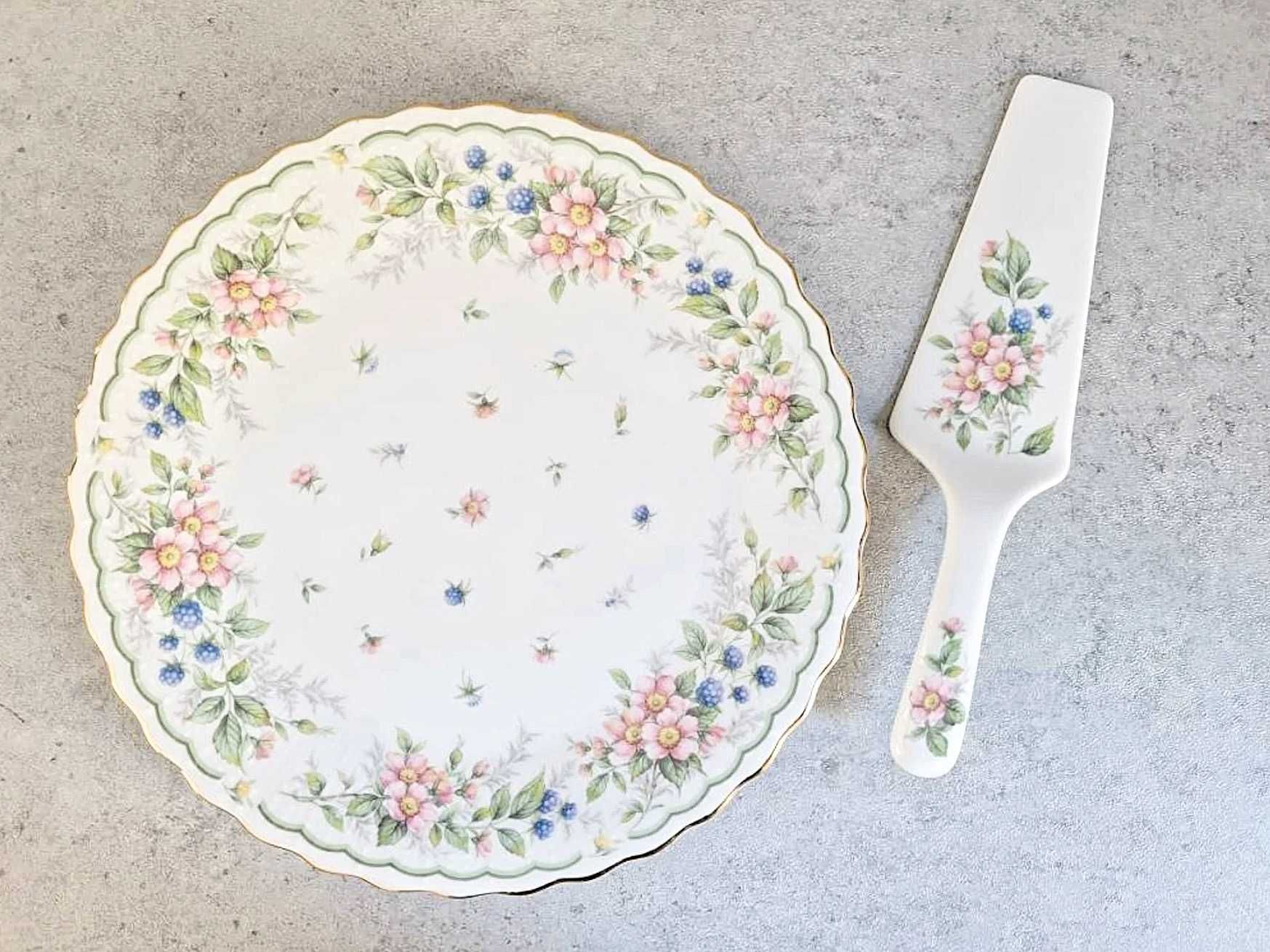 Prato de Bolo de Porcelana Vintage  - Andrea by Sadek Floral