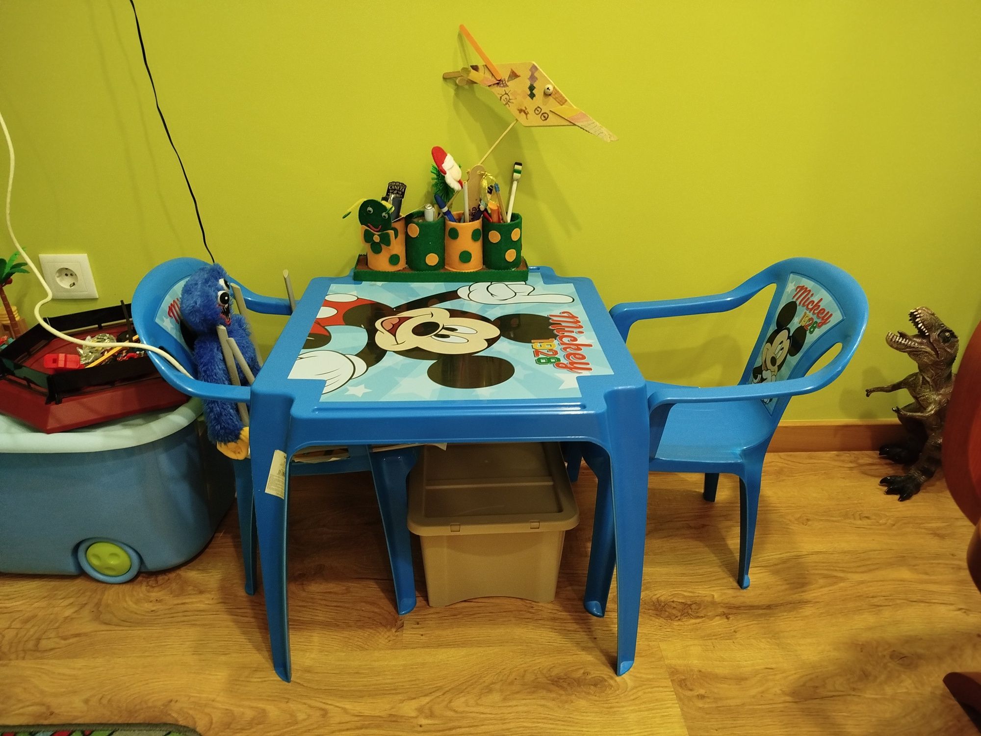 Mesa e Cadeiras do Mickey
