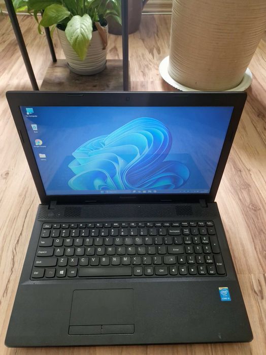 Laptop Lenovo   Windows 11/ Intel i5 /Dysk SSD / Pakiet OFFICE + TORBA