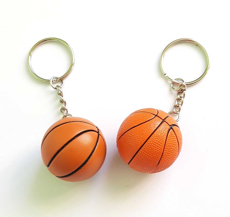 Брелок - футбольний м'яч, баскетбольний мяч. Брелки для спортсменів.