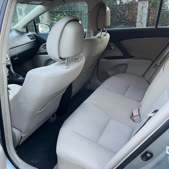 Toyota Avensis 2.0 2009r Salon PL
