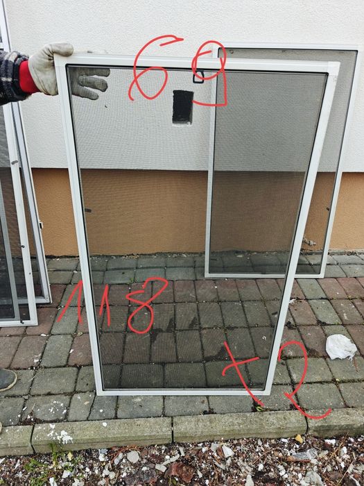 Moskitiera w bardzo dobrym stanie