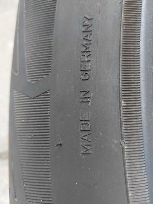 Шини Goodyear UltraGrip Ice SUV G1 225/65 R17 102T (2022 року)