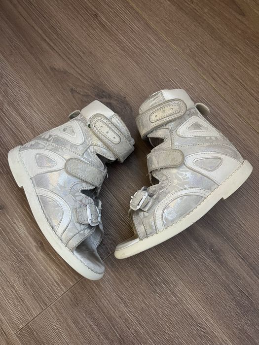 Високі ортопедичні сандалі Ortofina, 25p