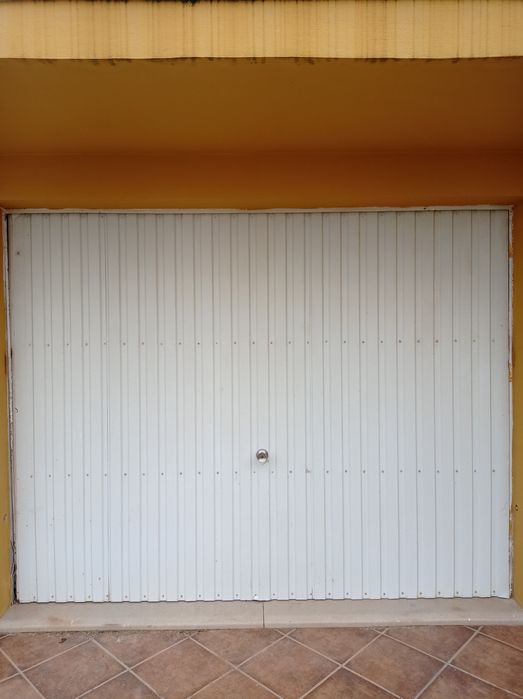 Portão de garagem basculante