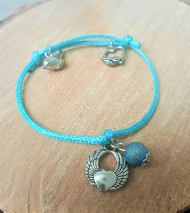 Bransoletka turkusowa z zawieszkami ptak i serce prezent