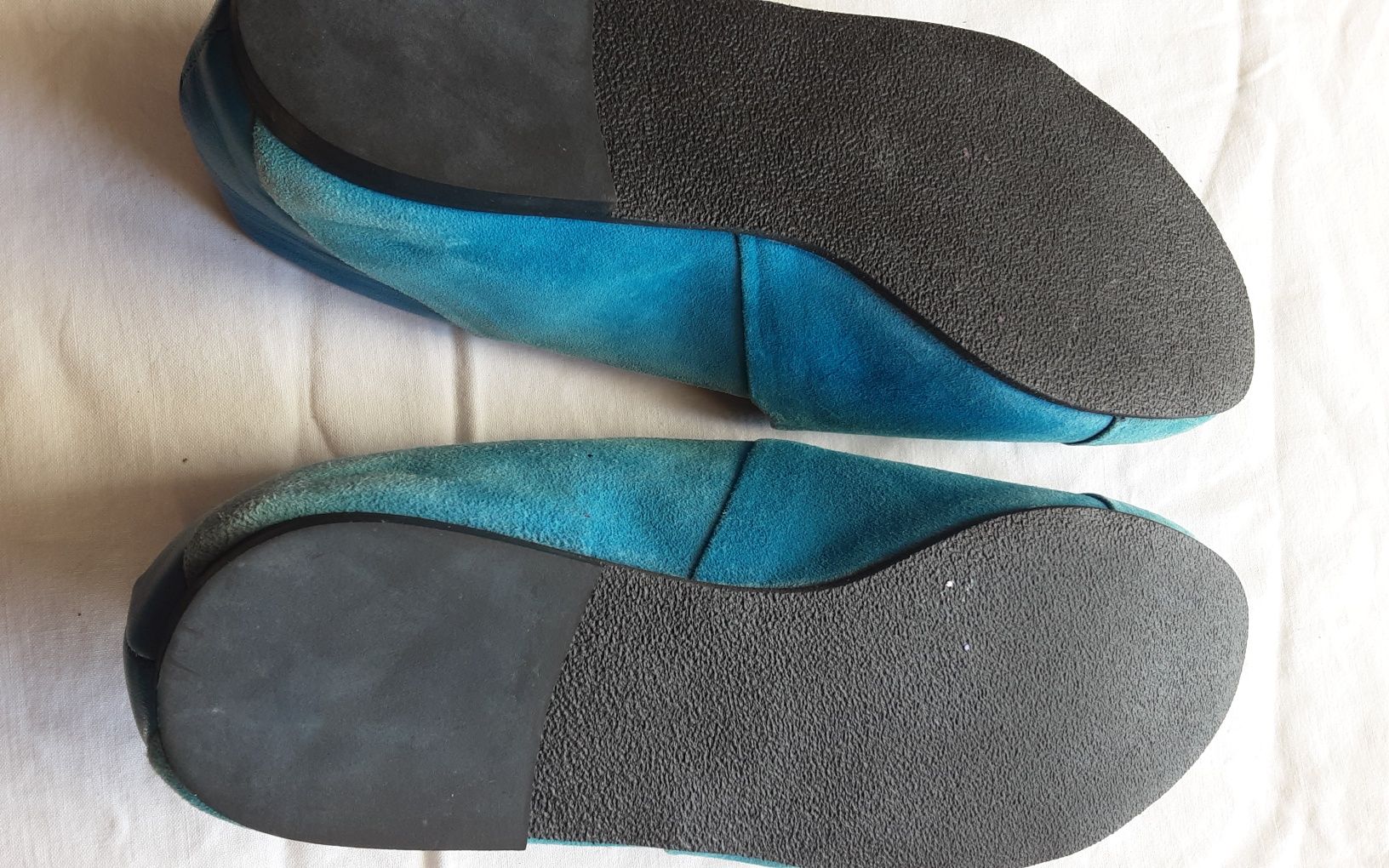 Sapatos em pele azul